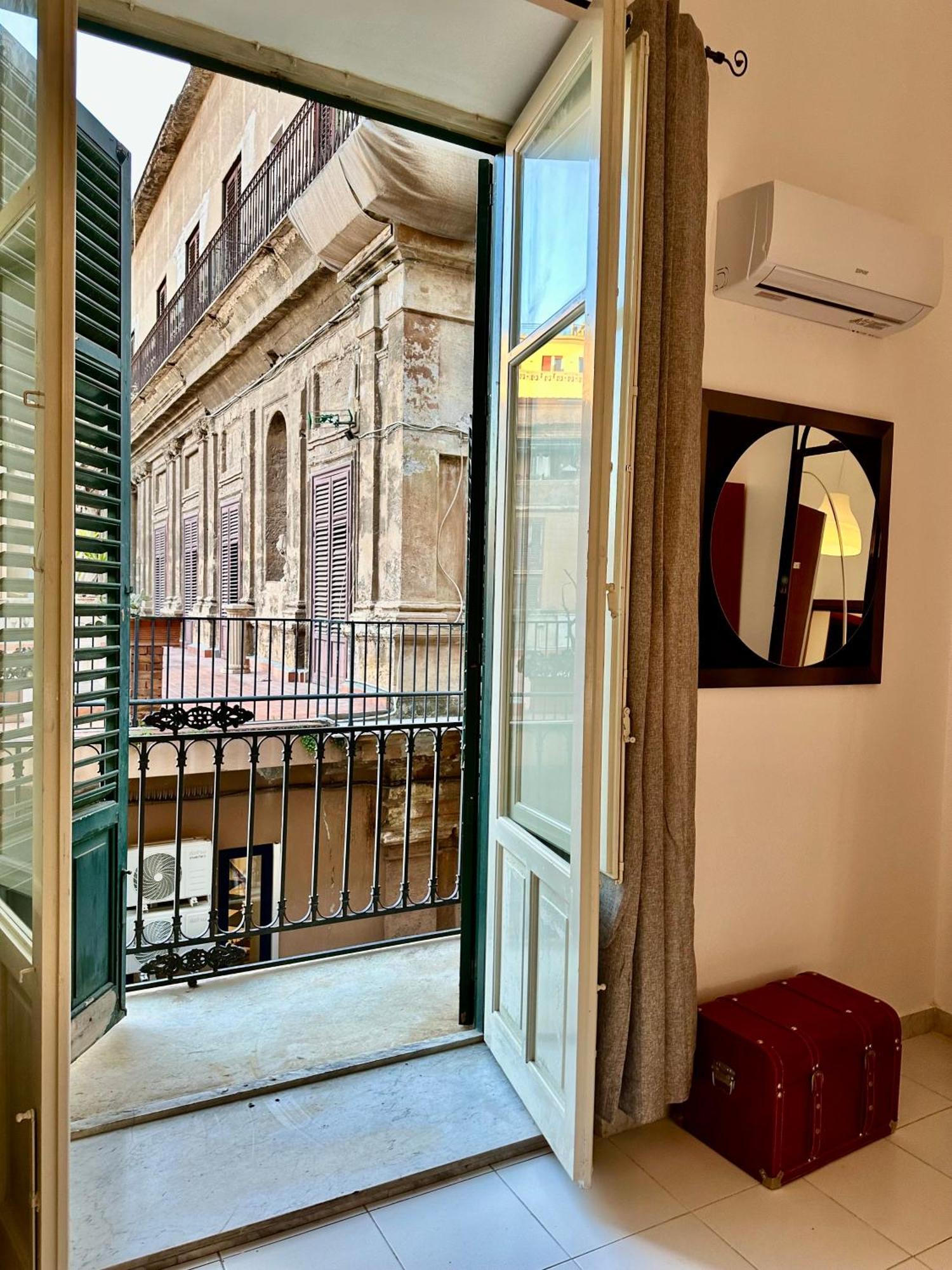 A Un Passo Dal Massimo 2 Apartment Palermo Luaran gambar